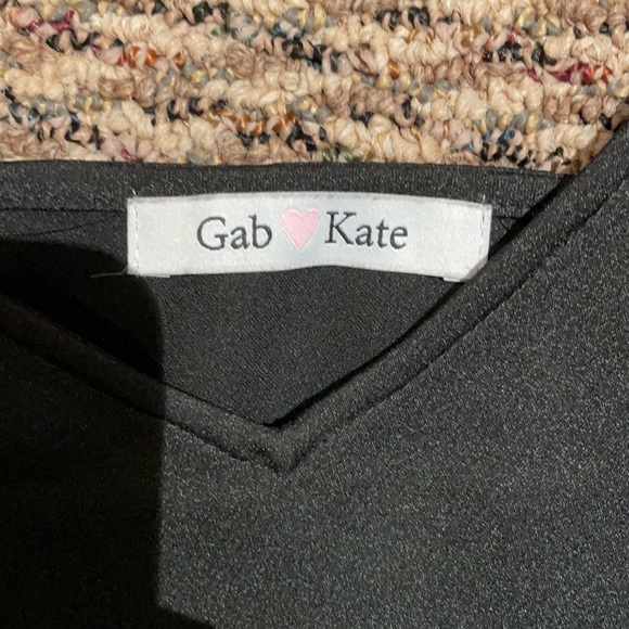 Gab And Kate black cropped tank - Picture 2 of 4